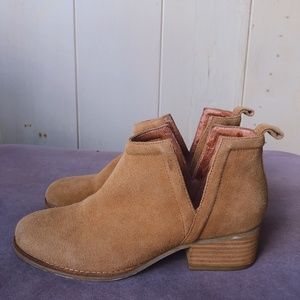 NEW without tag jeffrey campbell suede cutout ankle boots